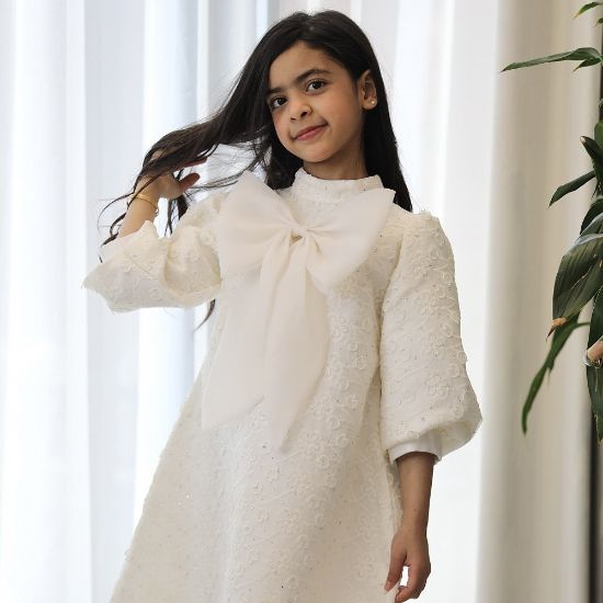 صورة فستان بناتي سكري مطرز بنقشات مشجرة وفيونكة صدر ضخمة - 1131